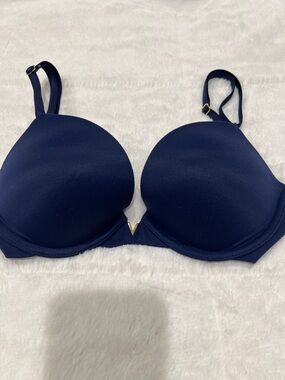 💙Like New Victoria's Secret Navy Blue Smooth Pushup Convertible Bra